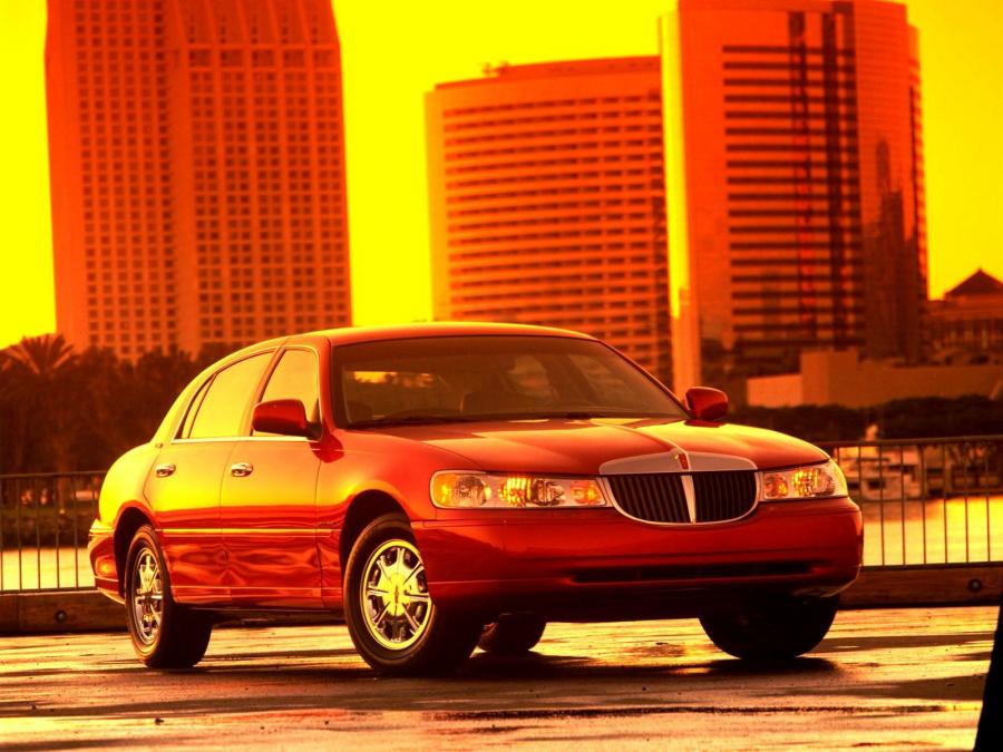 Lincoln Town Car 1998 года  (фото 15 из 77)